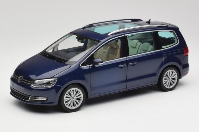 Volkswagen Sharan 7N Shadow Blauw Metallic Minichamps 1:18 110051100 Metaal