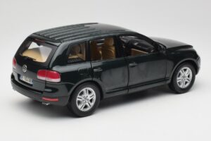 Volkswagen Touareg V10 TDI Canyon Green Bburago 1:18 34911-V1 Metaal — afbeelding 3 van 8