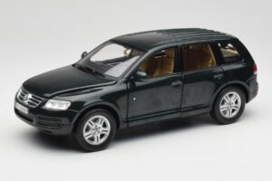 Volkswagen Touareg V10 TDI Canyon Green Bburago 1:18 34911-V1 Metaal