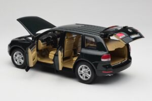 Volkswagen Touareg V10 TDI Canyon Green Bburago 1:18 34911-V1 Metaal — afbeelding 5 van 8