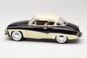 Wartburg 311 Coupe Zwart & Beige Revell 1:18 8419 Metaal — afbeelding 4 van 8