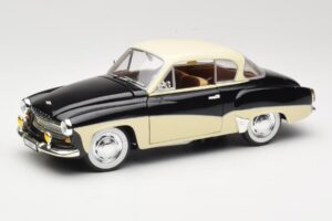 Wartburg 311 Coupe Zwart & Beige Revell 1:18 8419 Metaal