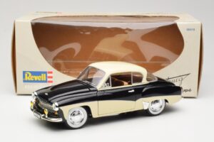 Wartburg 311 Coupe Zwart & Beige Revell 1:18 8419 Metaal — afbeelding 8 van 8