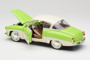 Wartburg 313 Pastelgroen over Beige Revell 1:18 9018 Metaal — afbeelding 5 van 8
