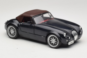 Wiesmann Roadster MF Carbon Black Revell 1:18 WIESMANN001 Metaal — afbeelding 7 van 9