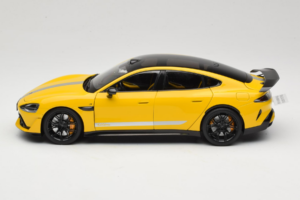 Xiaomi SU7 Ultra Geel OEM 1:18 BHR9995CN Metaal — afbeelding 4 van 8