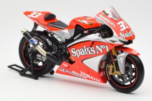 Yamaha YZR-M1 Gauloises Fortuna Yamaha #7 C. Checa MotoGP 2004 Minichamps 1:12 122043007 Metaal — afbeelding 4 van 6