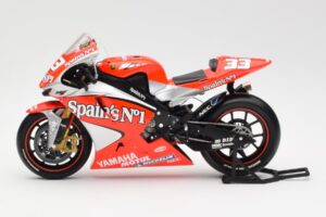 Yamaha YZR-M1 Gauloises Fortuna Yamaha #7 C. Checa MotoGP 2004 Minichamps 1:12 122043007 Metaal