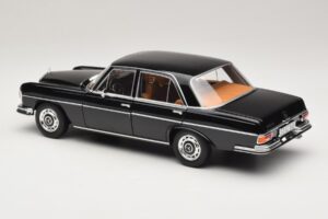 Mercedes 280 SE W108 Zwart Norev 1:18 183360 Metaal — afbeelding 7 van 8