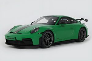 Porsche 911 992.2 GT3 Weissach Package Python Green GT Spirit 1:18 GT576 Hars