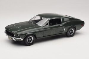 Ford Mustang GT Bullitt met Steve McQueen Figuur Greenlight 1:18 12885 Metaal