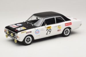 Opel Commodore A #29 J-L. Clarr / J-P. Peyroux Tour de France Automobile 1971 MCG 1:18 MCG18562R Metaal