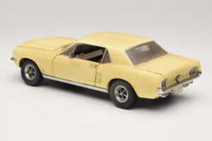 Ford Mustang Coupe Geel The Walking Dead Greenlight 1:18 12958 Metaal — afbeelding 7 van 8