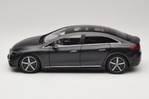 Mercedes EQE V295 Graphite Grey Magno NZG 1:18 B66961108 Metaal — afbeelding 3 van 8