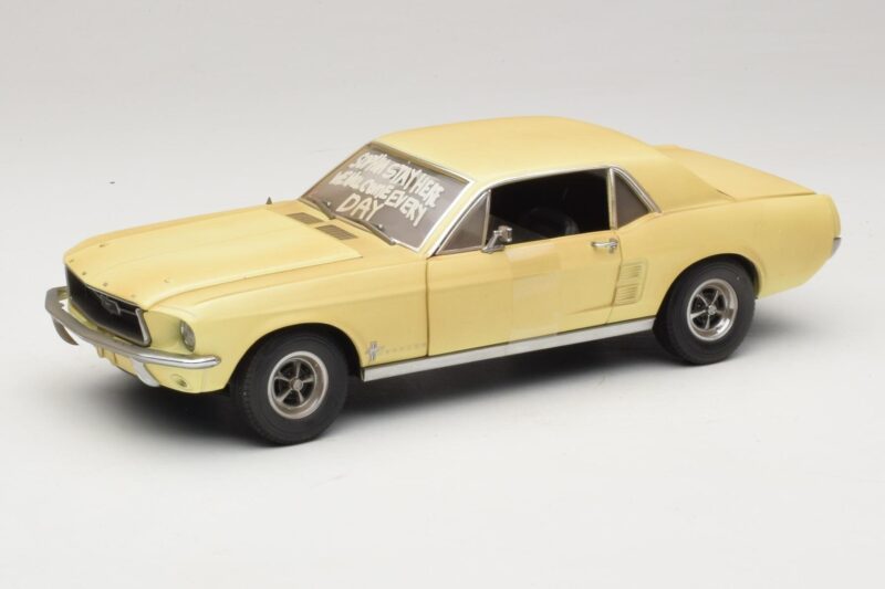 Ford Mustang Coupe Geel The Walking Dead Greenlight 1:18 12958 Metaal