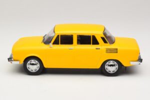 Skoda 100 L Geel MCG 1:18 MCG18781 Metaal — afbeelding 3 van 6