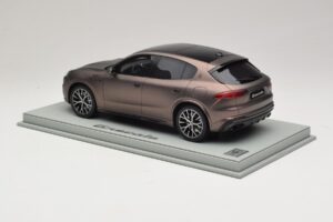 Maserati Grecale Brons BBR 1:18 P18220FMAS Hars — afbeelding 5 van 7