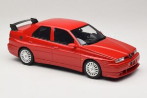 Alfa Romeo 155 GTA Stradale Alfa Red Otto 1:18 OT1132 Hars — afbeelding 4 van 6