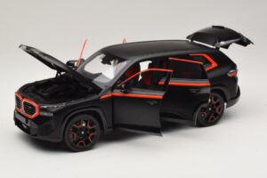 BMW XM G09 Matt Black Minichamps 1:18 110023301 Metaal — afbeelding 2 van 8