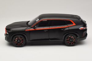 BMW XM G09 Matt Black Minichamps 1:18 110023301 Metaal — afbeelding 4 van 8
