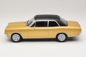 Opel Commodore A Beige MCG 1:18 MCG18559 Metaal — afbeelding 3 van 6