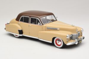 Cadillac Fleetwood Series 60 Special Beige MCG 1:18 MCG18656 Metaal — afbeelding 4 van 6