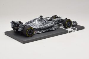 Alfa Romeo Orlen C42 R. Kubica Testing Barcelona 2022 Minichamps 1:18 117229988 Hars — afbeelding 2 van 7