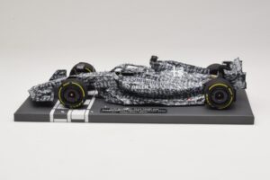 Alfa Romeo Orlen C42 R. Kubica Testing Barcelona 2022 Minichamps 1:18 117229988 Hars — afbeelding 3 van 7