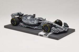 Alfa Romeo Orlen C42 R. Kubica Testing Barcelona 2022 Minichamps 1:18 117229988 Hars — afbeelding 4 van 7