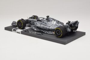 Alfa Romeo Orlen C42 R. Kubica Testing Barcelona 2022 Minichamps 1:18 117229988 Hars — afbeelding 5 van 7