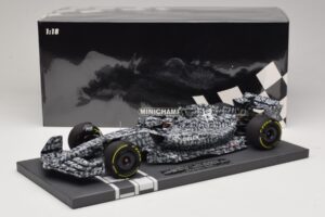 Alfa Romeo Orlen C42 V. Bottas Testing Barcelona 2022 Minichamps 1:18 117229977 Hars — afbeelding 7 van 7