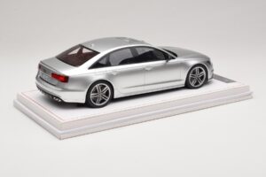 Audi S6 C7 Florett Silver Metallic IVY Merit 1:18 REMC038 Hars — afbeelding 3 van 7