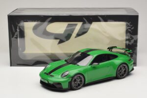 Porsche 911 992.2 GT3 Weissach Package Python Green GT Spirit 1:18 GT576 Hars — afbeelding 6 van 6