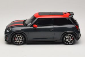 Mini Cooper JCW F66 Legend Grey Otto 1:18 OT1244 Hars — afbeelding 3 van 6