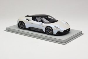 Maserati MC20 Bianco Audace BBR 1:18 P18191AMAS Hars — afbeelding 5 van 6