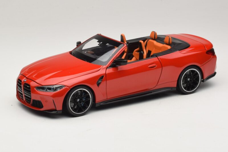 BMW M4 G83 Cabriolet Red Metallic Minichamps 1:18 110021030 Metaal
