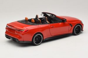 BMW M4 G83 Cabriolet Red Metallic Minichamps 1:18 110021030 Metaal — afbeelding 3 van 8