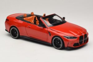 BMW M4 G83 Cabriolet Red Metallic Minichamps 1:18 110021030 Metaal — afbeelding 6 van 8
