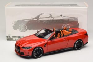 BMW M4 G83 Cabriolet Red Metallic Minichamps 1:18 110021030 Metaal — afbeelding 8 van 8