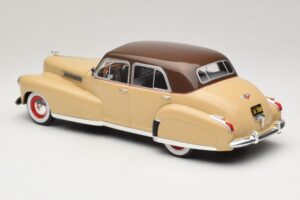 Cadillac Fleetwood Series 60 Special Beige MCG 1:18 MCG18656 Metaal — afbeelding 5 van 6