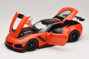 Chevrolet Corvette C7 ZR1 Rood IXO 1:18 U18RDC001-FO Metaal — afbeelding 2 van 8