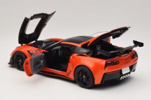 Chevrolet Corvette C7 ZR1 Rood IXO 1:18 U18RDC001-FO Metaal — afbeelding 5 van 8