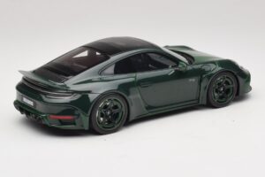 Porsche 911 992 Turbo S Brabus 900 Rocket R Mean Green GT Spirit 1:18 GT959 Hars — afbeelding 2 van 6