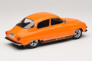 Saab 96 V4 Oranje MCG 1:18 MCG18654 Metaal — afbeelding 2 van 6