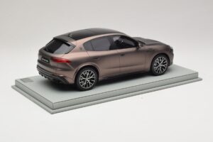 Maserati Grecale Brons BBR 1:18 P18220FMAS Hars — afbeelding 3 van 7