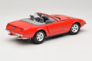 Ferrari 365 GTS/4 Spider Rood Techno Giodi 1:18 40028-P1 Metaal — afbeelding 3 van 8