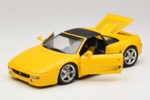 Ferrari F355 Spider Geel met Zwart Dak UT Models 1:18 180074030-P4 Metaal — afbeelding 2 van 8