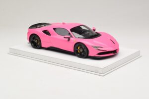 Ferrari SF90 Pack Fiorano Glans Qatar Pink BBR 1:18 RACELINE137 Hars — afbeelding 4 van 7