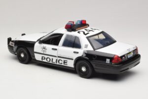 Ford Crown Victoria Police Interceptor The Hangover Movie Greenlight 1:18 12911 Metaal — afbeelding 5 van 6