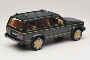 Jeep Cherokee XJ Limited Dark Hunter Green Otto 1:18 OT1340 Hars — afbeelding 2 van 6